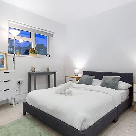 Holiday Home Near Kings Cross Sleep 12 Sp7 Londyn Zewnętrze zdjęcie
