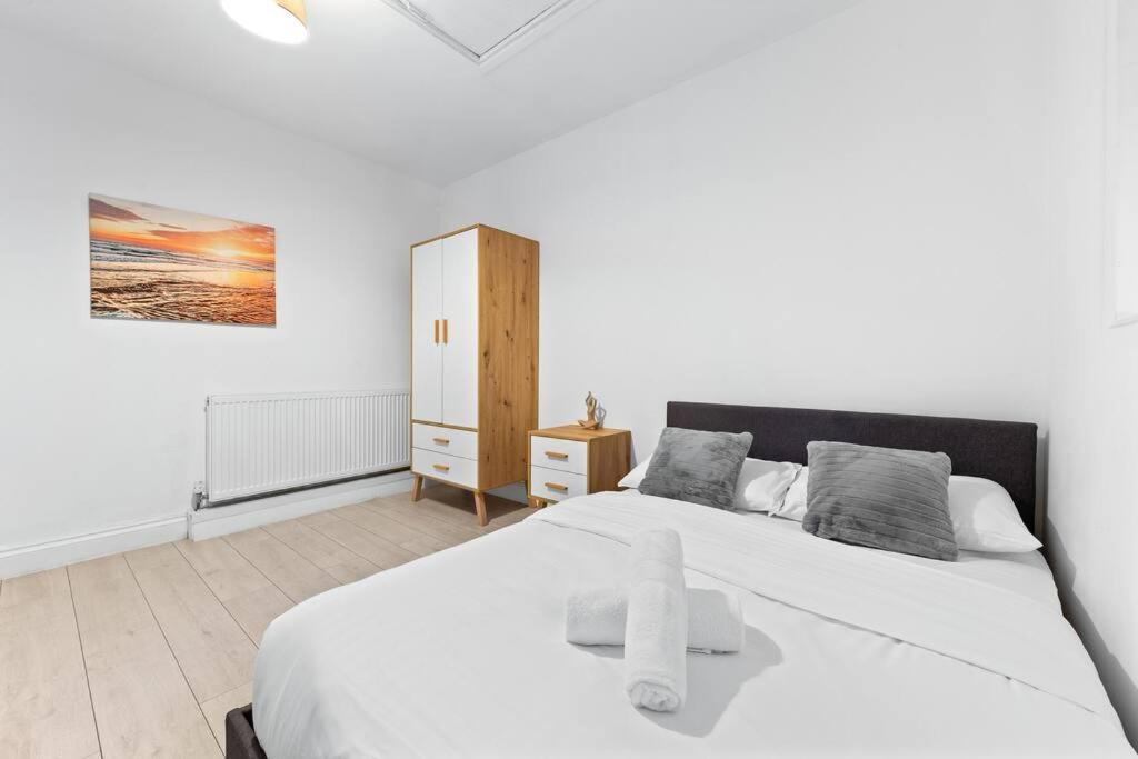 Holiday Home Near Kings Cross Sleep 12 Sp7 Londyn Zewnętrze zdjęcie