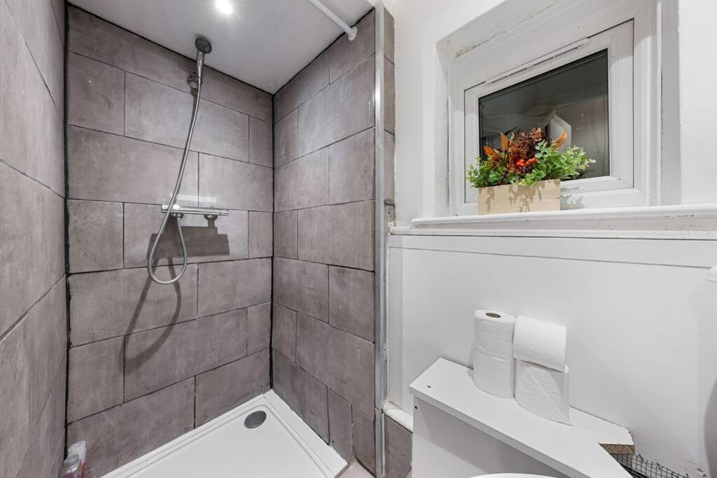 Holiday Home Near Kings Cross Sleep 12 Sp7 Londyn Zewnętrze zdjęcie